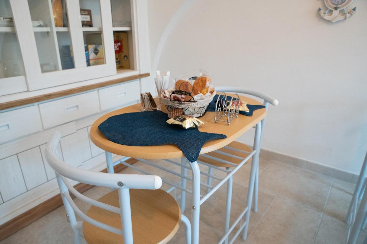 Apartamento Camera Doppia Letti Singoli Senza Finestra Dimora Guerrieri Bríndisi Exterior foto